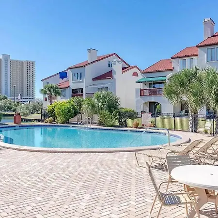 Charming Beach Studio With Pool & Sauna